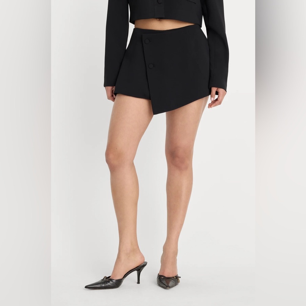 Good American - Luxe Suiting Skort